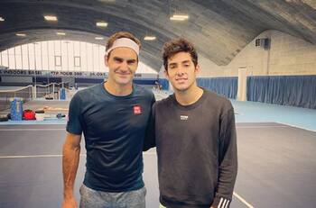 Christian Garín sostuvo un partido de práctica ante Roger Federer