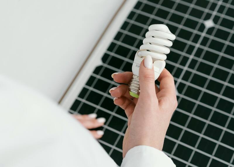 El acuerdo permitirá dotar de electricidad libre de carbono a miles de hogares chilenos. Foto: Freepik