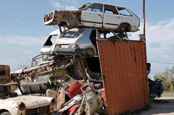 El cementerio de chatarra oxidada en Gaza que se convirtió en negocio