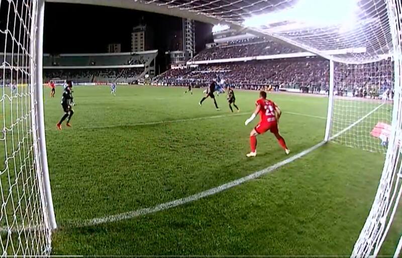 La mano en contra de Fernando Meza sentenció al Tino Tino.