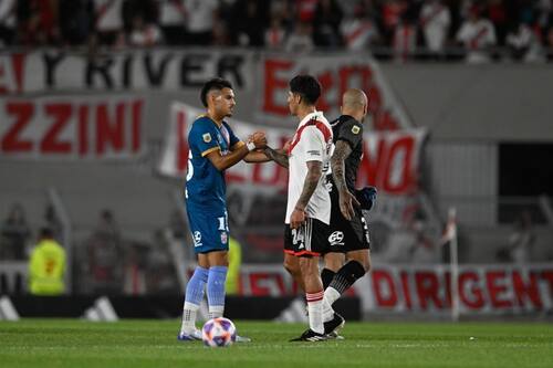 Llegó recién al fútbol chileno, es argentino pero puede jugar por La Roja: “Recibí un llamado”