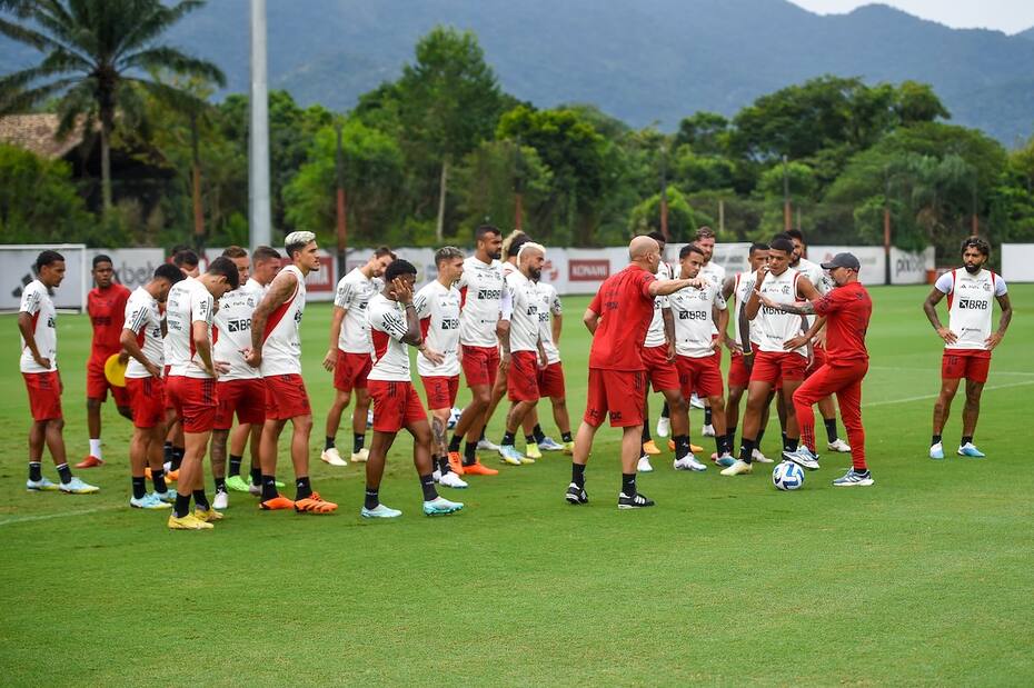 El exentrenador de La Roja y el "King" se juntaron nuevamente en Flamengo. (Foto: Flamengo)