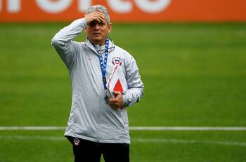 Reinaldo Rueda espera las elecciones en la ANFP para firmar rebaja de sueldo