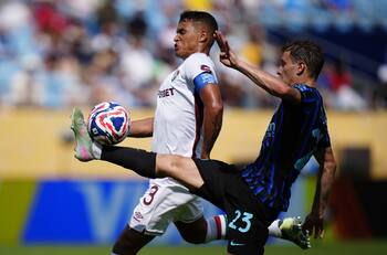 Insólito: Descubren a Thiago Silva dándole instrucciones a su DT para ganarle al Inter de Milán