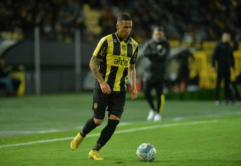 fue formado en la cantera de Peñarol.