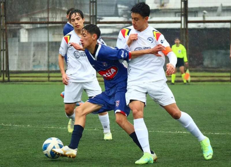 Gonzalo Barrientos defendiendo la camiseta de Provincial Osorno.