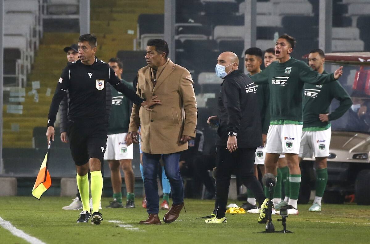 Los cuatro entrenadores del fútbol chileno que podrían perder su puesto este fin de semana