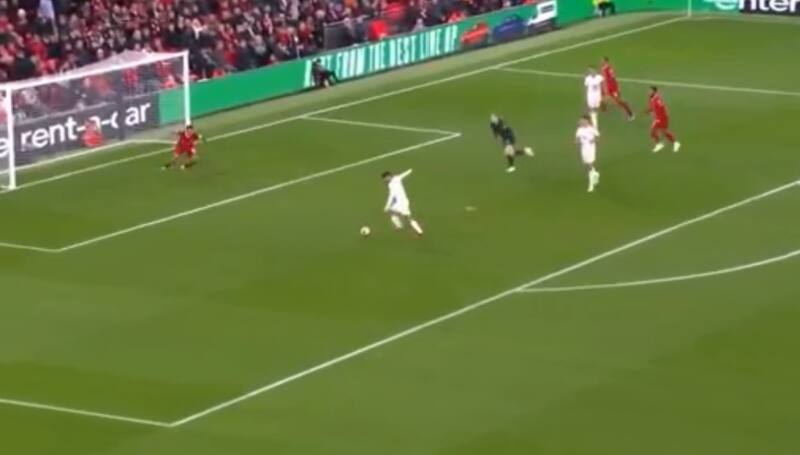 Desperdició una increíble oportunidad ante el Liverpool.