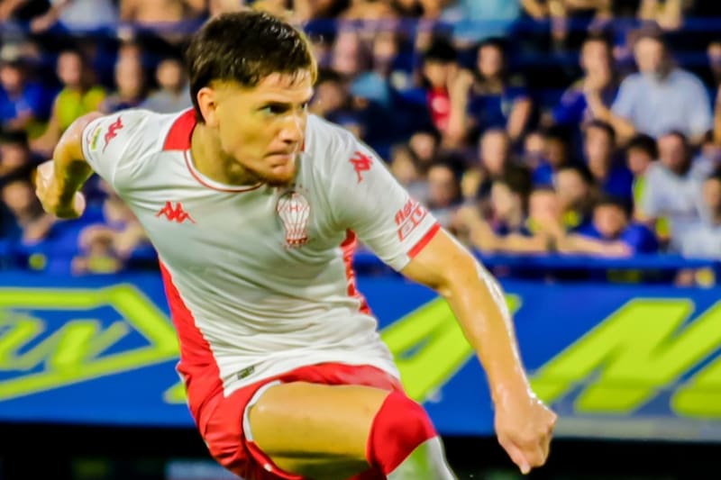 en el partido de Huracán ante Boca Juniors en Argentina.
