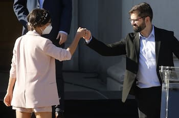 Gabriel Boric es de la UC: de qué equipo son hinchas los ministros en el Gabinete del nuevo Presidente