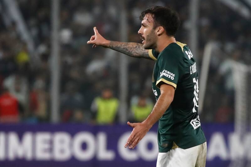 Enfrentando a Colo Colo en la Libertadores 2024.