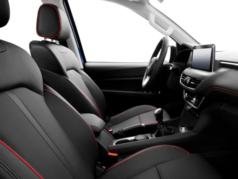 El auto tiene distintas versiones, en donde varía la cantidad de velocidades disponibles, por ejemplo.