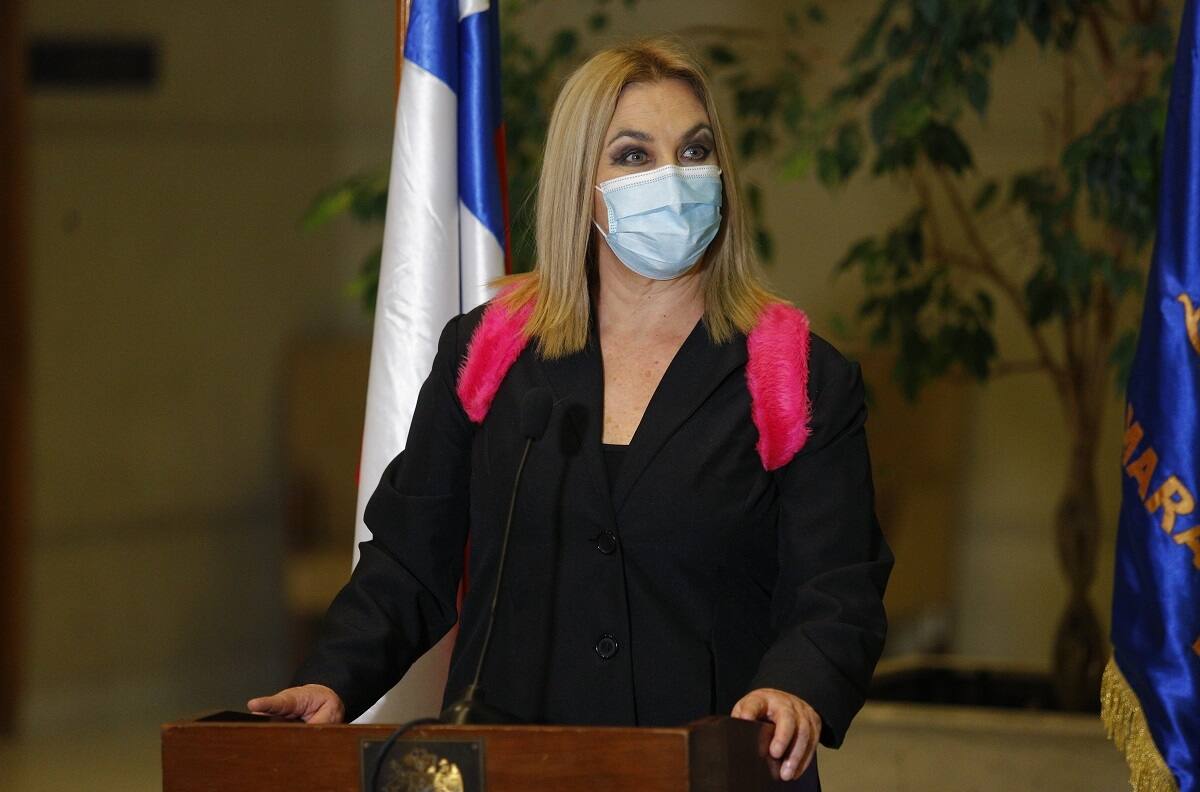 Pamela Jiles presentó sus cinco tareas si llega a ser presidenta
