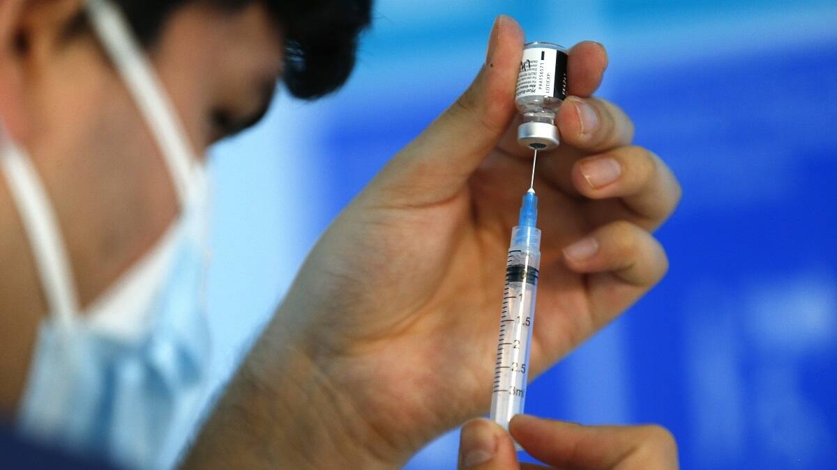 Efectividad de vacuna Sinovac en Chile: Previene en un 80% las muertes por COVID-19