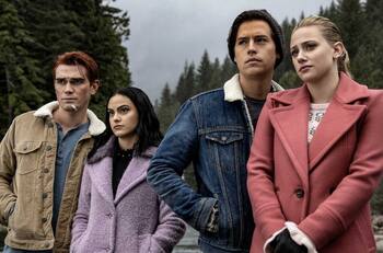 El drama del creador de "Riverdale": Su padre está desaparecido hace más de 10 días en Nicaragua