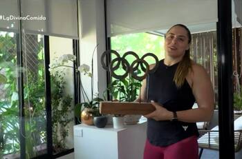 Con arte hecho por su madre y una zona gamer: Natalia Duco muestra su elegante casa