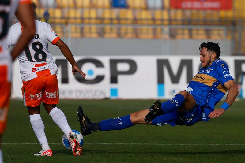 "La verdad que fue un plantel armado para otra cosa. La expectativa de la gente era muy alta y sinceramente no se ha estado a la altura", subraya el defensa.