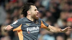 “Lo que todo buen jugador debe hacer...”: Lluvia de elogios para Ben Brereton en Inglaterra