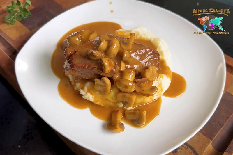 El chef enseñó todos sus secretos para preparar este exquisito platillo de forma fácil y económica. Créditos: Captura de pantalla - YouTube.