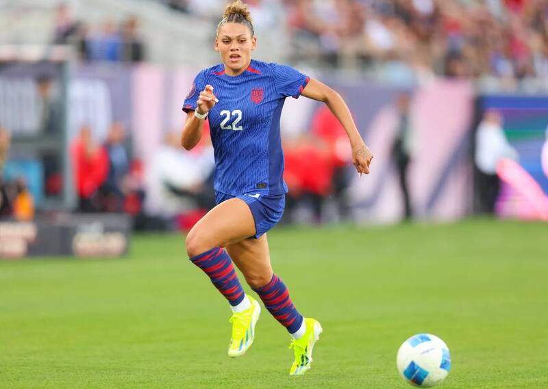 La destacada futbolista estadounidense es la mejor pagada del mundo