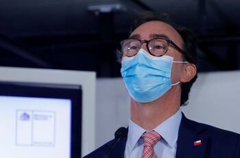 Ministro Figueroa tras suspensión de clases en colegio de sus hijas: "No hay que angustiarse"