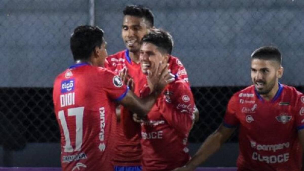 Las ocho figuras que el Wilstermann no prestó a la Selección pensando en Colo Colo