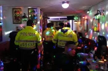 Autoridades colombianas aseguraron que intervienen 189 fiestas clandestinas en promedio diariamente