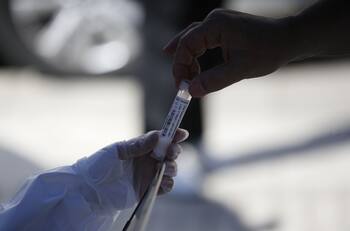 Balance Covid-19: Revisa cuántos casos nuevos de coronavirus y fallecidos reportó el Minsal este martes 13 de septiembre