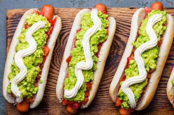 Efemérides de HOY 24 de mayo: Se celebra el Día del Completo y nace un club de fútbol histórico