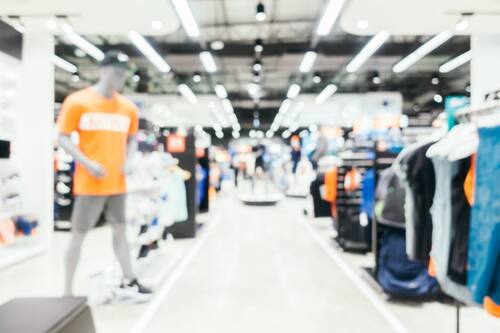 Reconocida cadena de ropa deportiva cierra varios locales: 400 trabajadores afectados