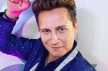 Emmanuel es el segundo imitador en ser parte de la campaña del Minsal "Yo me cuido el doble" con particular versión de "La chica de humo"