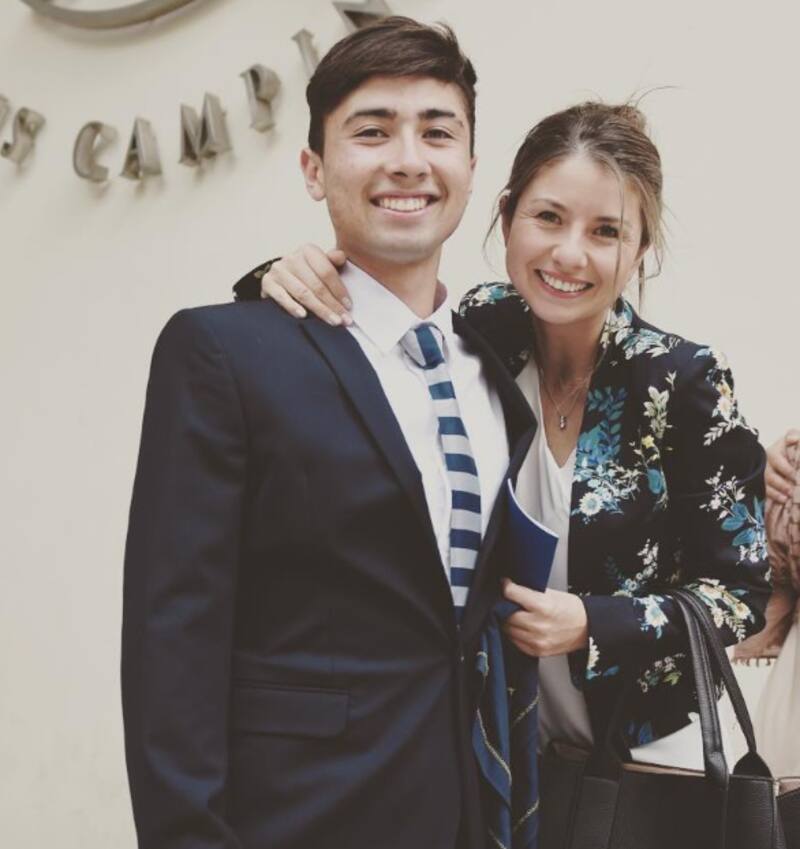 Diego Jiménez vive con su madre. Créditos: Instagram