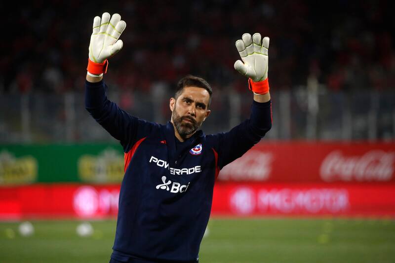 jugando por la selección chilena en el pasado amistoso ante Paraguay en el estadio Monumental (Foto: Aton)