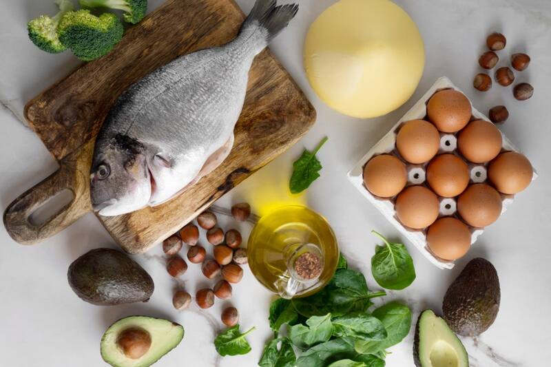 Algunos productos como el pescado y los huevos son perfectos para cuidar de tu salud a través de la alimentación.