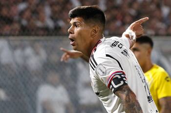 La tajante postura de Colo Colo ante el interés de Colón de Santa Fe por Esteban Pavez