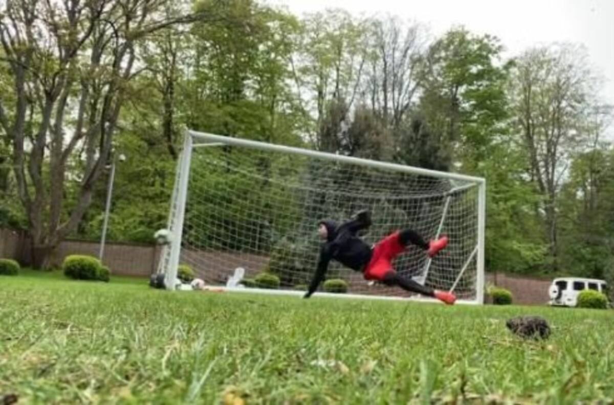 ¿Tiembla Alisson? Roberto Firmino demostró todo su talento como arquero