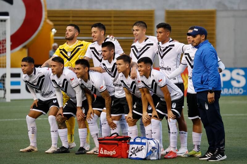 Una de las formaciones del equipo bohemio durante esta temporada. ¿Cuándo la volveremos a ver en el Ascenso? Foto: Photosport