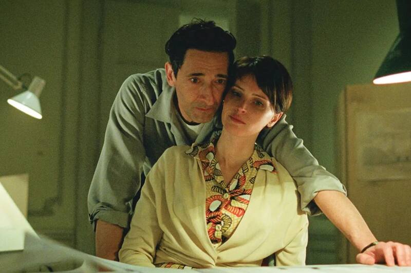 La película recibió 10 nominaciones.