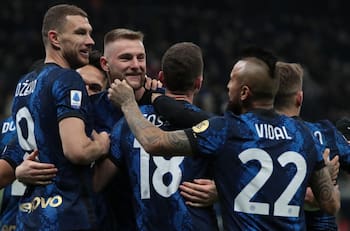 Con Arturo Vidal y sin Alexis Sánchez el Inter de Milán goleó al Salernitana y volvió a la cima