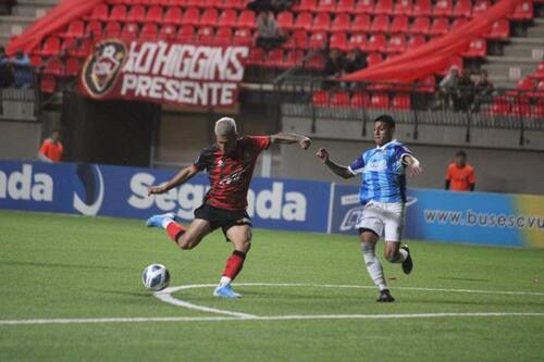 Martín Sánchez marcó los dos tantos del épico triunfo de Deportes Limache ante Deportes Linares (Foto: CDLimache, Instagram)