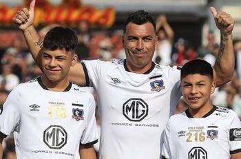 El récord que podría perder Esteban Paredes en la Supercopa entre Colo Colo y la UC