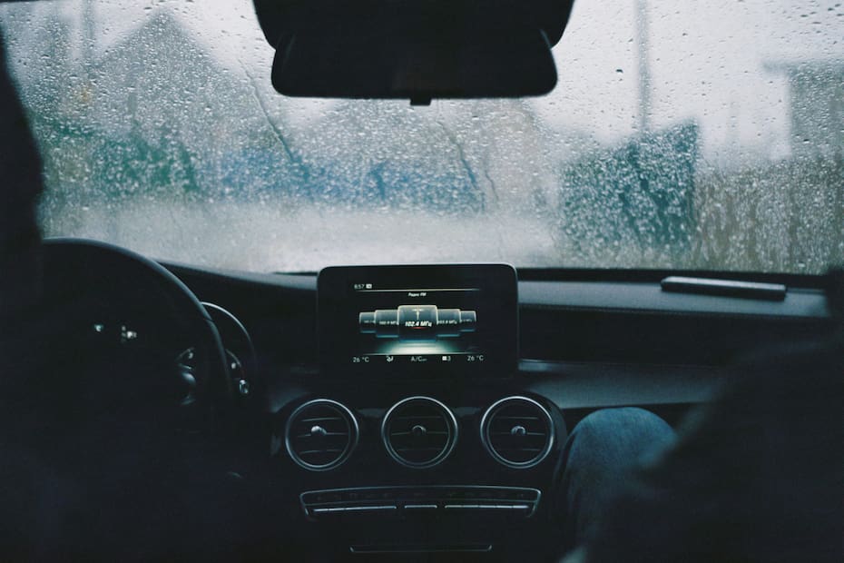 Durante la época invernal, las condiciones climáticas extremas pueden terminar dañando nuestro auto.