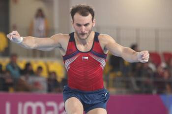 La emotiva premiación a Tomás González tras ganar oro en suelo