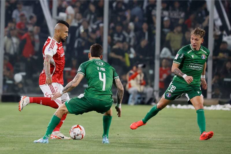 Colo Colo se enfrentará a tres equipos que luchan por no descender. Foto: Agencia Aton.