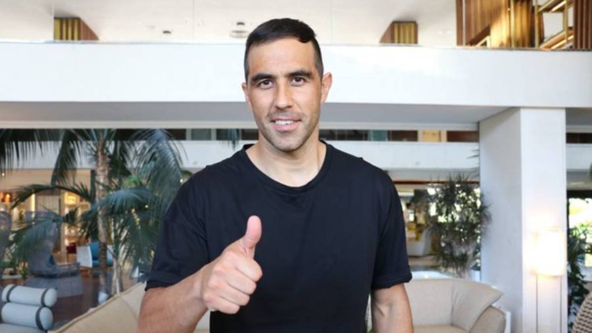 Claudio Bravo y su llegada al Real Betis: "Me llena de ilusión estar aquí"
