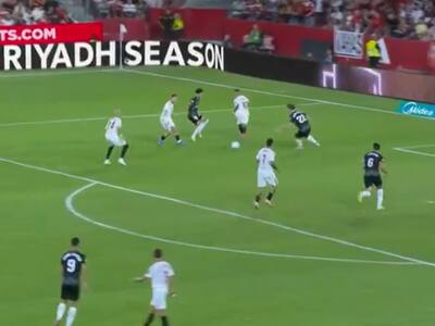 VIDEO | Pase de Gabriel Suazo y genial taco de Alexis Sánchez terminó en este golazo del Sevilla