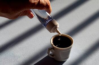 Estos son los endulzantes que JAMÁS debes consumir, según la OMS