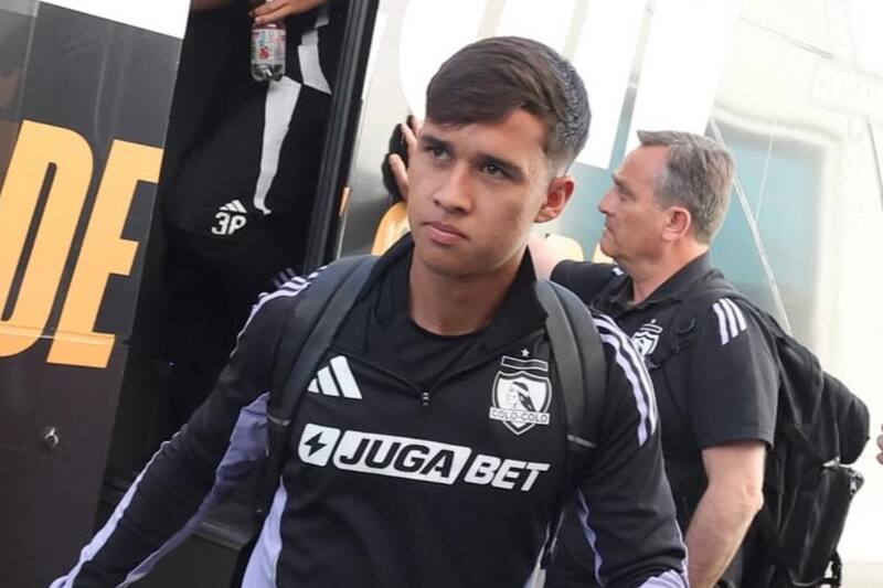 El juvenil disputó ante Ñublense su primer partido con el plantel adulto de Colo Colo. Foto: Colo Colo Oficial.