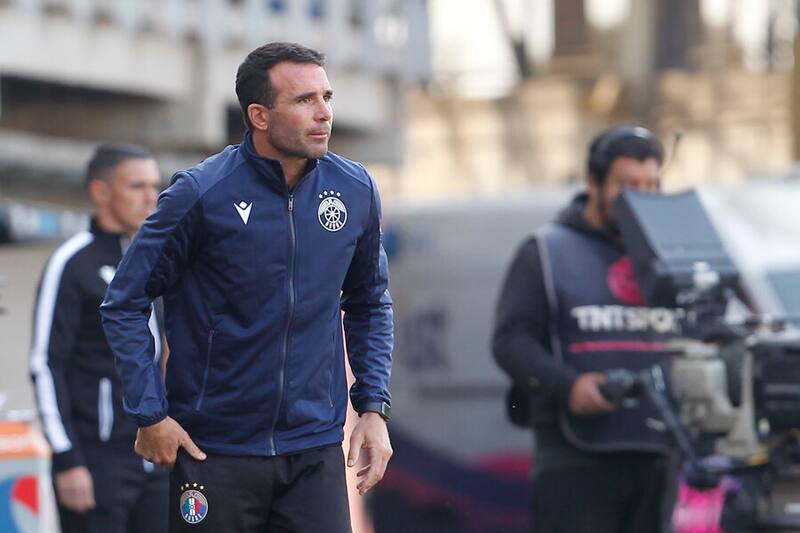 Manuel Fernández no va más como DT de Audax Italiano. Foto: Aton.