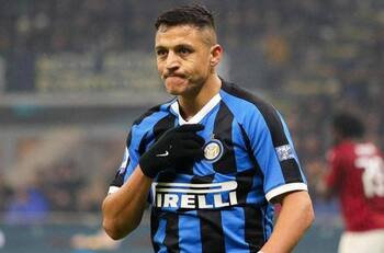 “¿Puede seguir siendo Maravilla?”: principal diario de Italia le dedicó picante portada a Alexis Sánchez